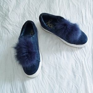 Slip on sneakers with puffs